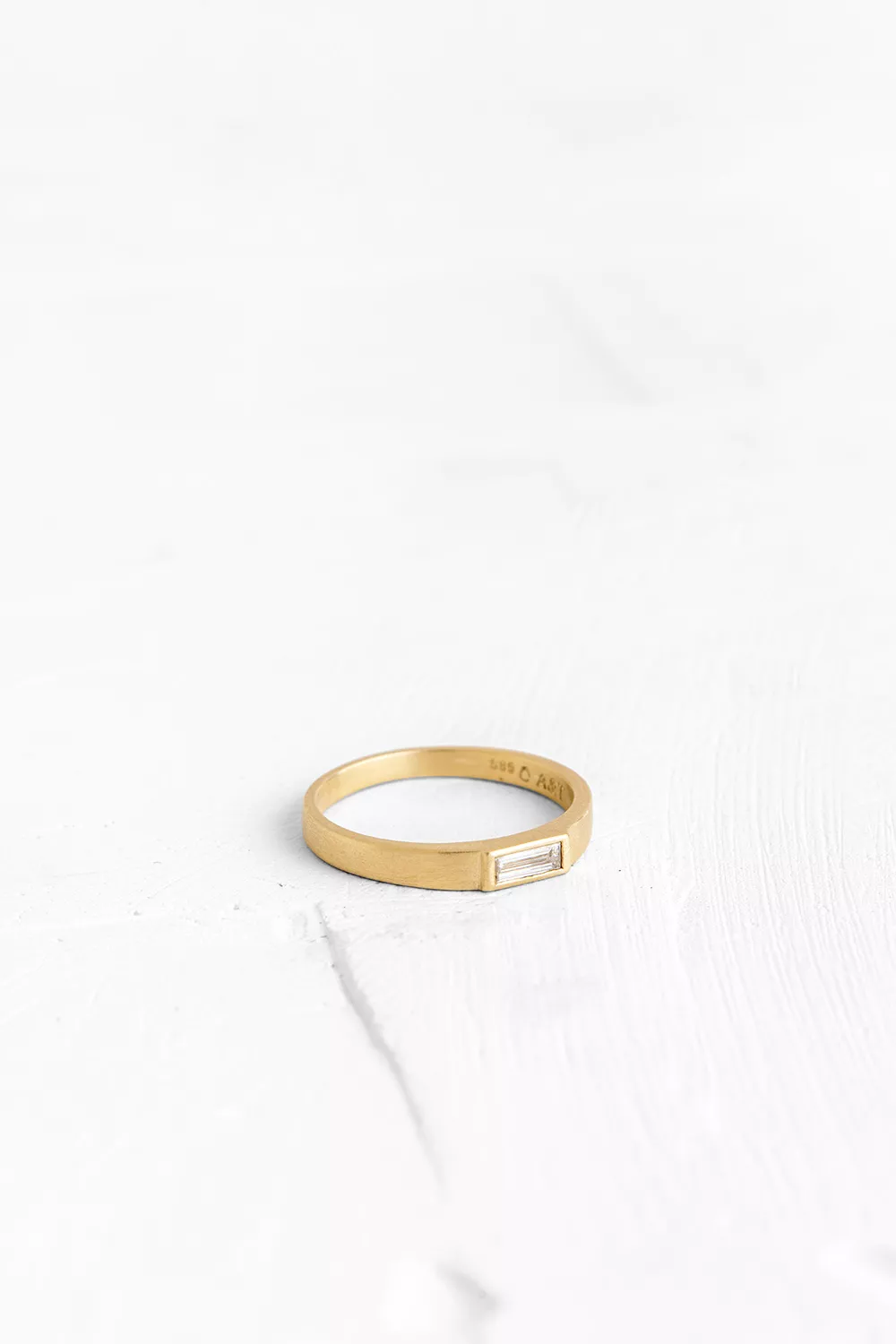 Flatten Diamond Bezel Ring