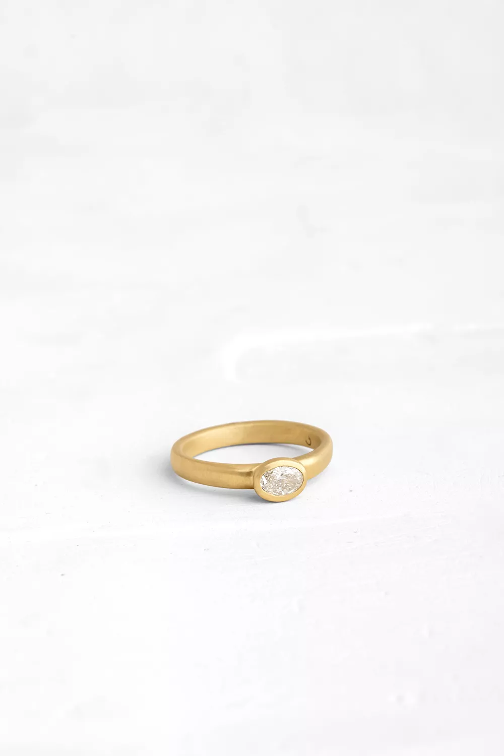 Oval shaped Diamond ring