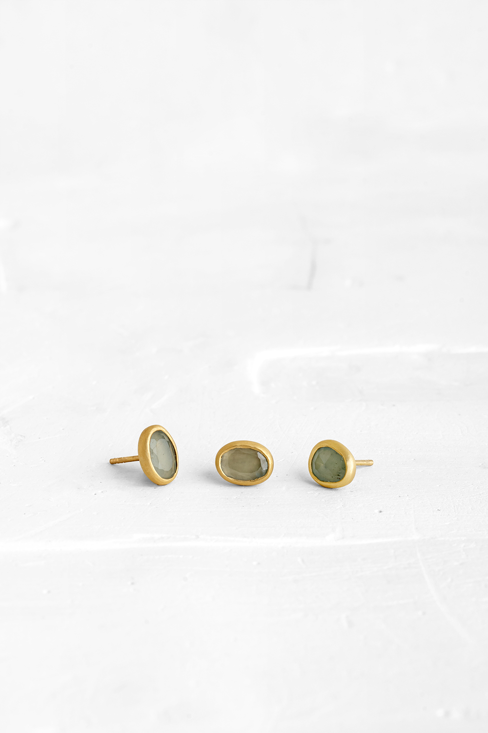 One of a kind single earring set with an amorphous Aqua
** Each earring is different
** The pri...